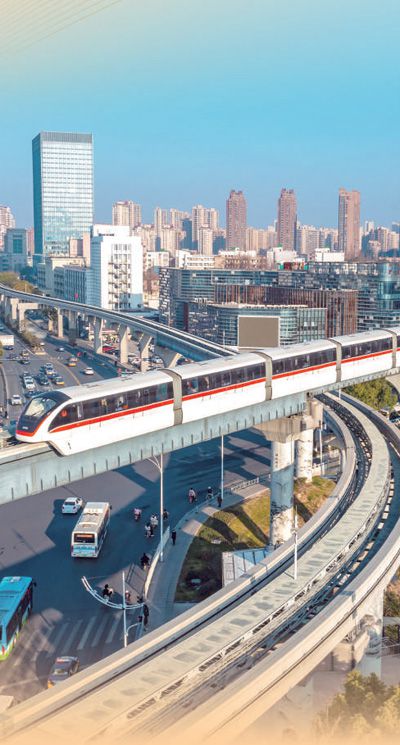 安徽芜湖市,一辆单轨列车正在行驶。肖本祥摄(新华社发)